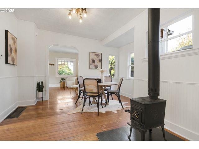 9452 N POLK Ave, Portland, OR 97203