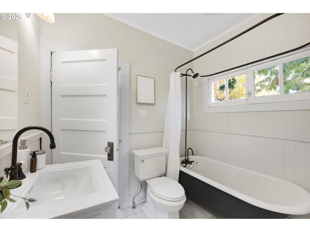 9452 N POLK Ave, Portland, OR 97203