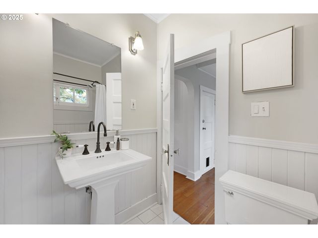 9452 N POLK Ave, Portland, OR 97203