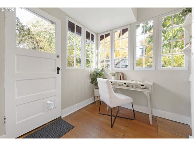 9452 N POLK Ave, Portland, OR 97203