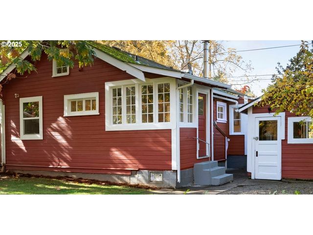 9452 N POLK Ave, Portland, OR 97203