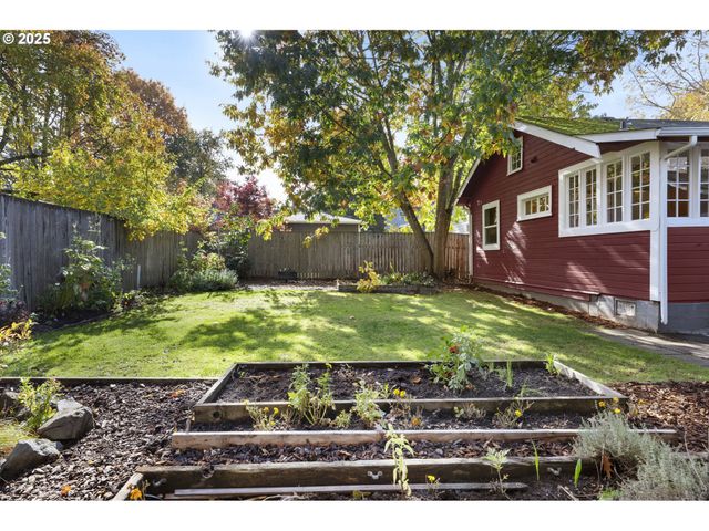 9452 N POLK Ave, Portland, OR 97203