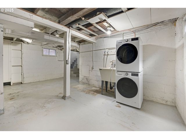 9452 N POLK Ave, Portland, OR 97203