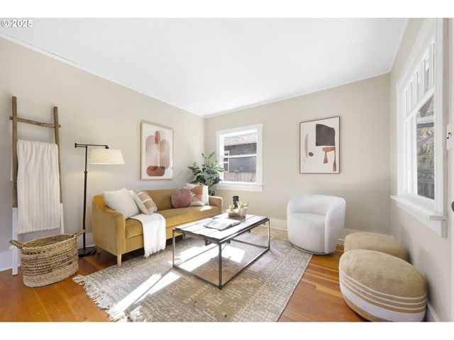 9452 N POLK Ave, Portland, OR 97203