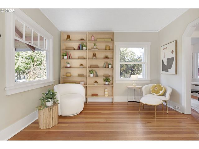 9452 N POLK Ave, Portland, OR 97203