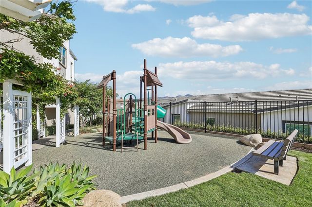 342 Fitzpatrick 106-B1, San Marcos, CA 92069