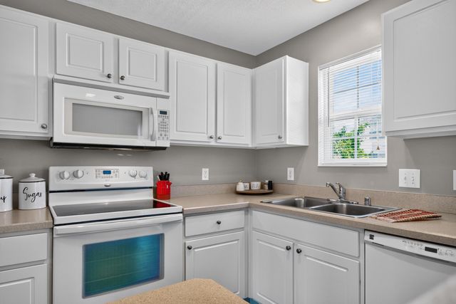2453 Aristocracy Circle, Lexington, KY 40509