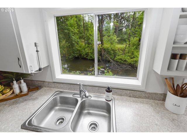 37340 CAMP CREEK Rd, Springfield, OR 97478