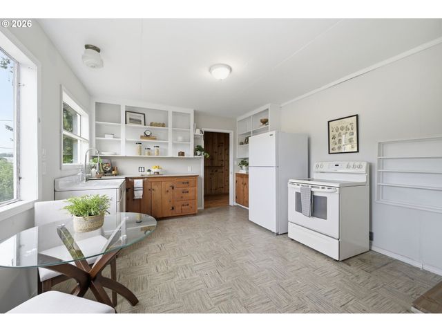 37340 CAMP CREEK Rd, Springfield, OR 97478