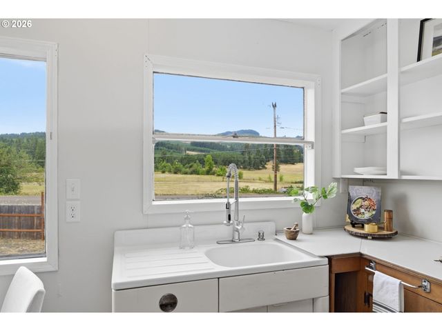 37340 CAMP CREEK Rd, Springfield, OR 97478