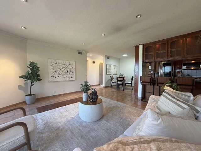 5706 Baltimore Dr 350, La Mesa, CA 91942