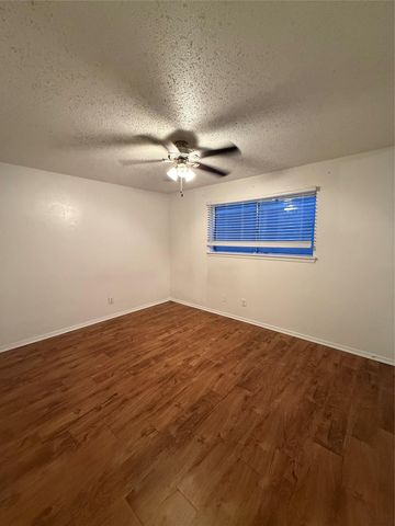 2704 Salado ST 106, Austin, TX 78705