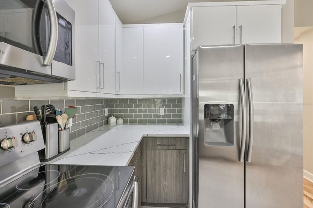 2331 W CHESTNUT STREET, Tampa, FL 33607