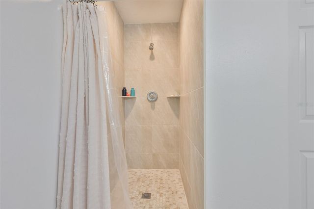 2331 W CHESTNUT STREET, Tampa, FL 33607
