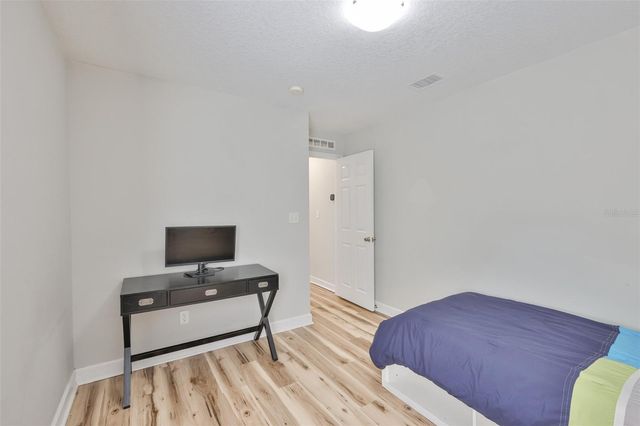 2331 W CHESTNUT STREET, Tampa, FL 33607