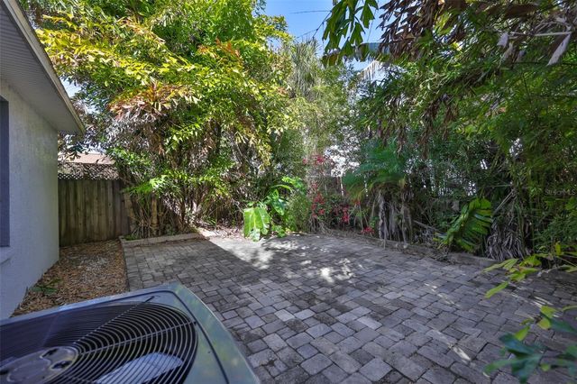 2331 W CHESTNUT STREET, Tampa, FL 33607