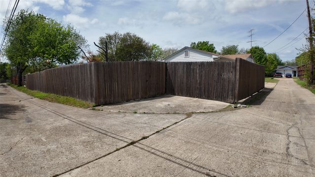 2510 Larchmont Drive, Mesquite, TX 75150