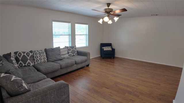 2510 Larchmont Drive, Mesquite, TX 75150