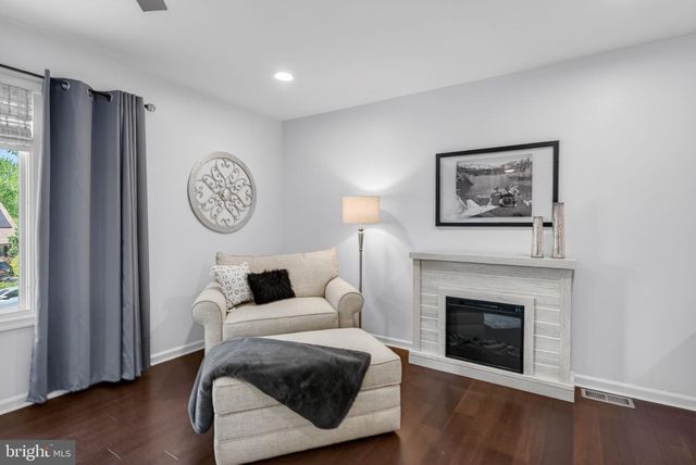 91 CARLTON AVE, Marlton, NJ 08053