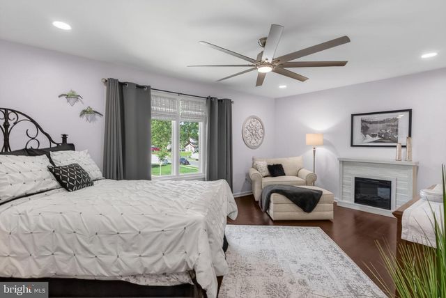 91 CARLTON AVE, Marlton, NJ 08053