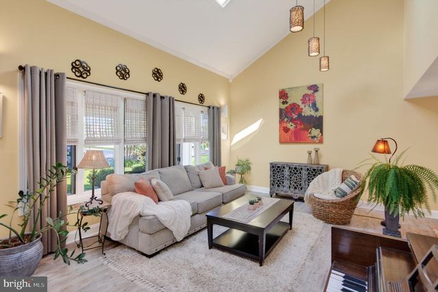 91 CARLTON AVE, Marlton, NJ 08053
