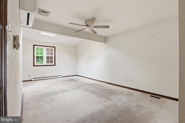 2 NORMANDY DR, Medford, NJ 08055