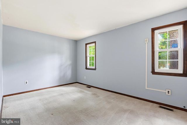 2 NORMANDY DR, Medford, NJ 08055