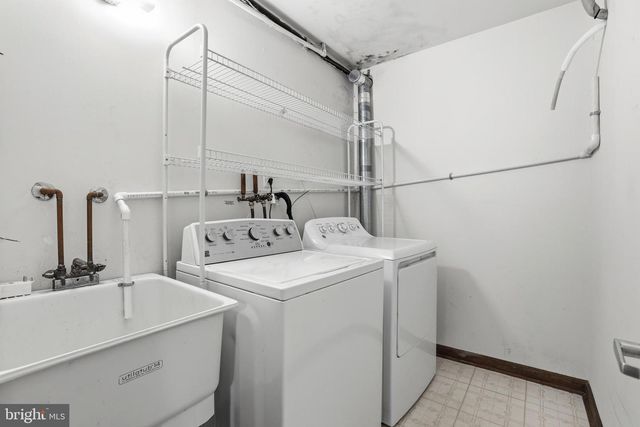 2 NORMANDY DR, Medford, NJ 08055