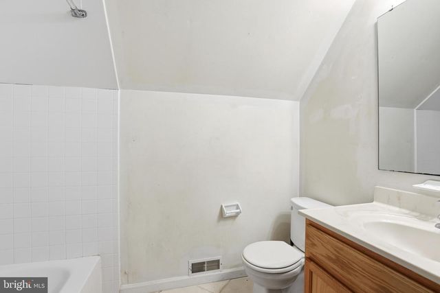 2 NORMANDY DR, Medford, NJ 08055