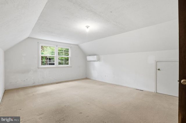 2 NORMANDY DR, Medford, NJ 08055