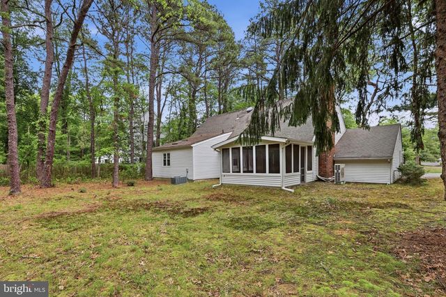 2 NORMANDY DR, Medford, NJ 08055