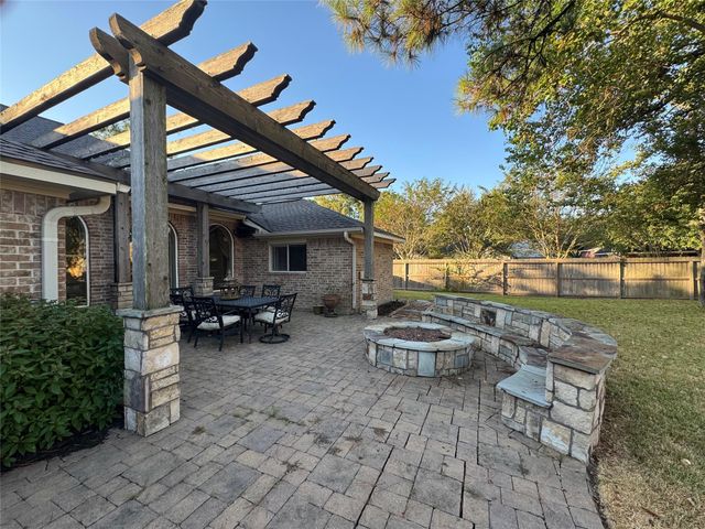 501 Pine Bluff Drive, Friendswood, TX 77546