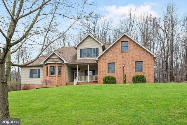 9718 WOODLAND DR, Hanover, PA 17331