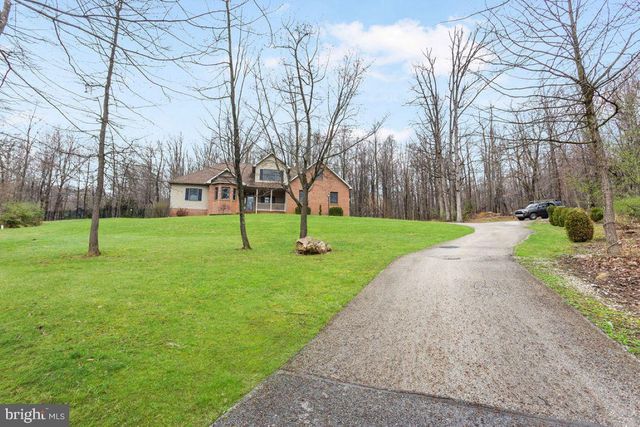 9718 WOODLAND DR, Hanover, PA 17331