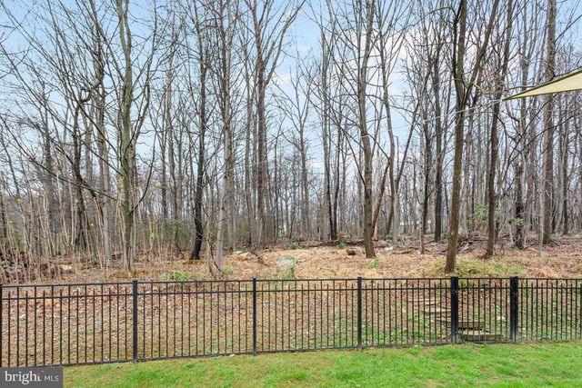 9718 WOODLAND DR, Hanover, PA 17331