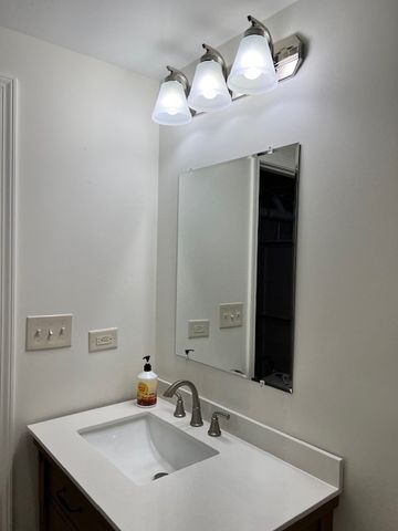 1932 Mountain Road, Morris, IL 60450