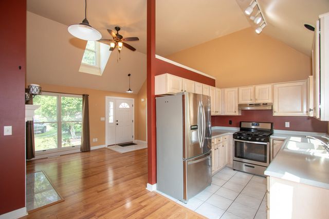 399 Conestoga Drive, Chesterton, IN 46304