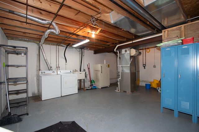 399 Conestoga Drive, Chesterton, IN 46304