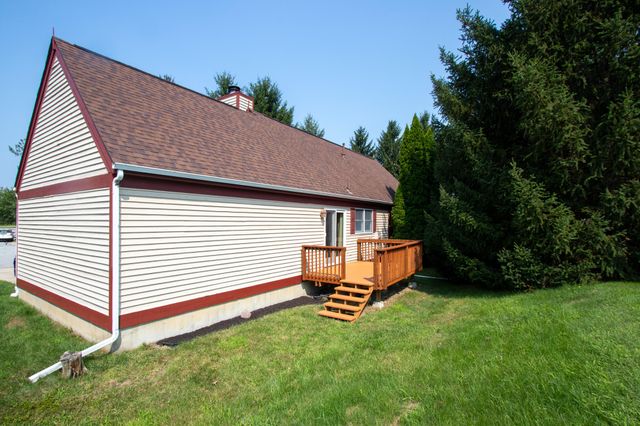 399 Conestoga Drive, Chesterton, IN 46304