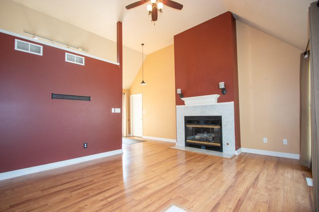 399 Conestoga Drive, Chesterton, IN 46304