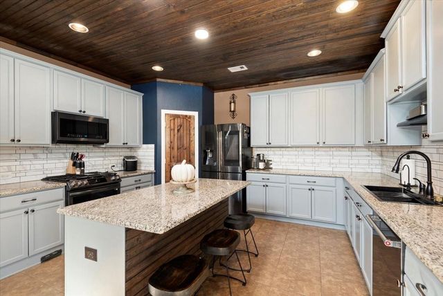 16102 Laura Beth Drive, Hockley, TX 77447