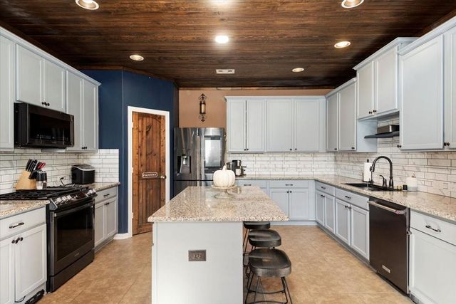 16102 Laura Beth Drive, Hockley, TX 77447