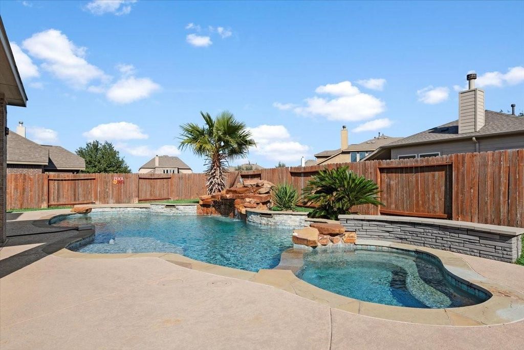 16102 Laura Beth Drive, Hockley, TX 77447