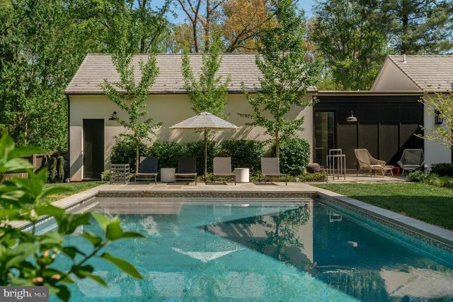 7101 LONGWOOD DR, Bethesda, MD 20817