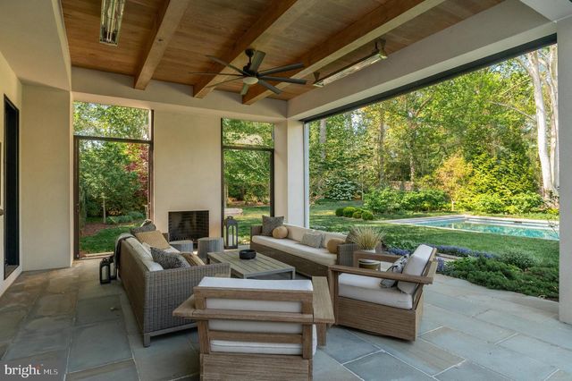 7101 LONGWOOD DR, Bethesda, MD 20817