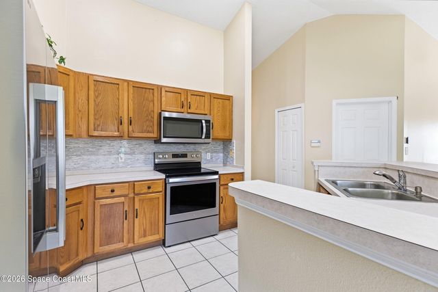 541 Tuttle Court SE, Palm Bay, FL 32909