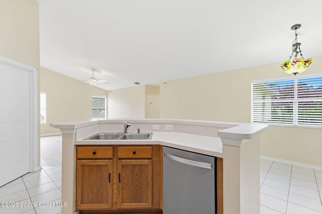 541 Tuttle Court SE, Palm Bay, FL 32909