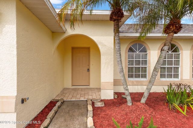 541 Tuttle Court SE, Palm Bay, FL 32909