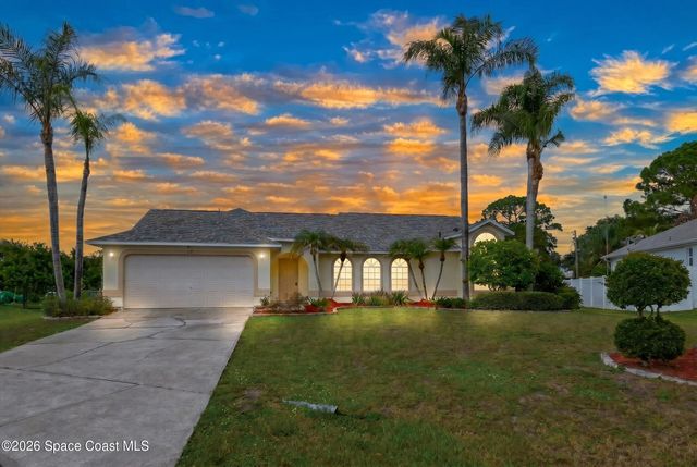 541 Tuttle Court SE, Palm Bay, FL 32909