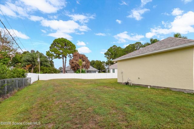 541 Tuttle Court SE, Palm Bay, FL 32909